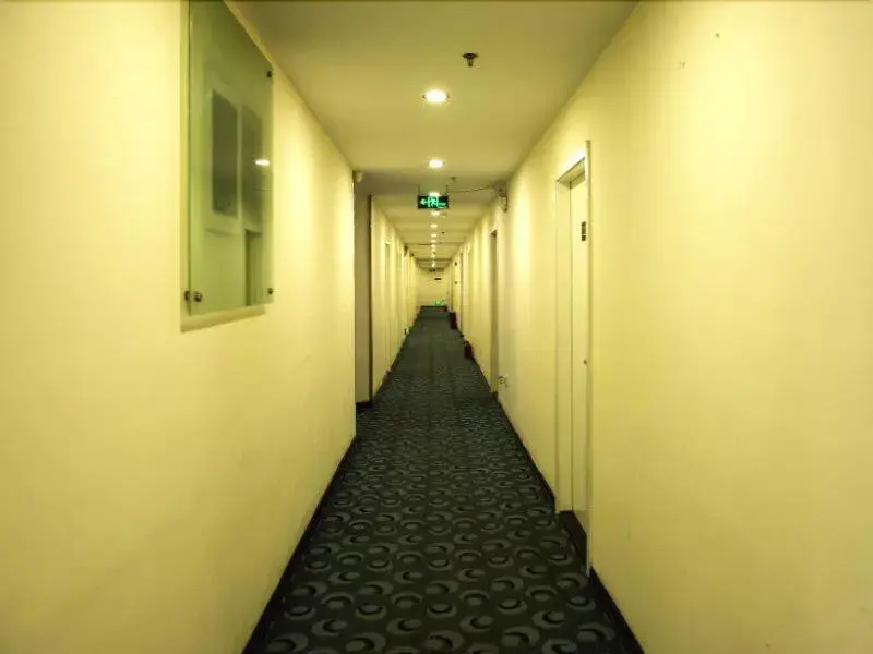 E Hotel