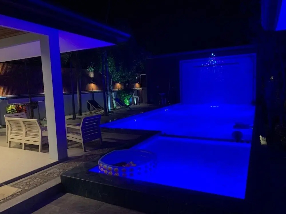Lets Chill Pool Villa Najomtien Sattahip