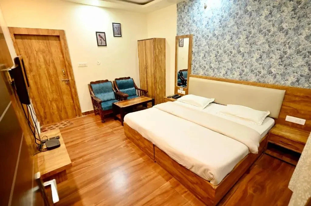 OYO 17284 Hotel Vrindavan Palace