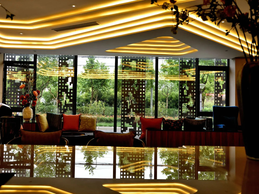 SHANGHAI-DECO Hotel-Free shuttle bus to Pudong Airport and Disneyland