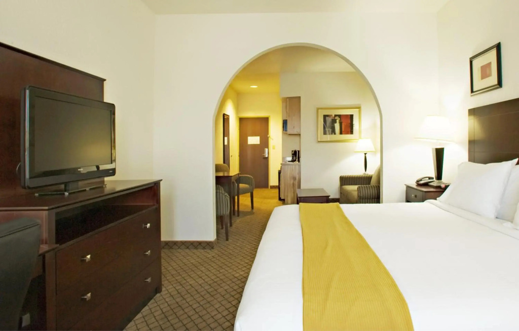 Holiday Inn Express & Suites Childress by IHG