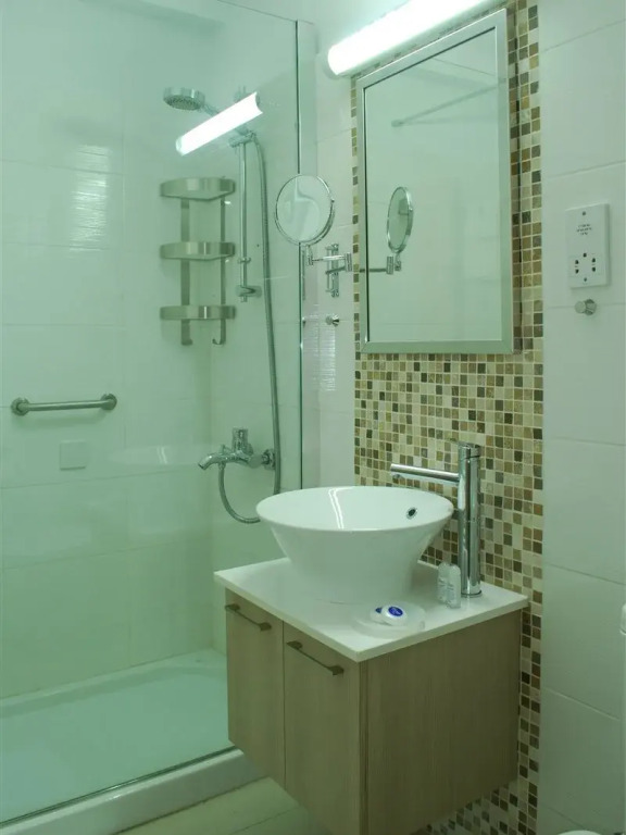 Frixos Suites Hotel Apartments