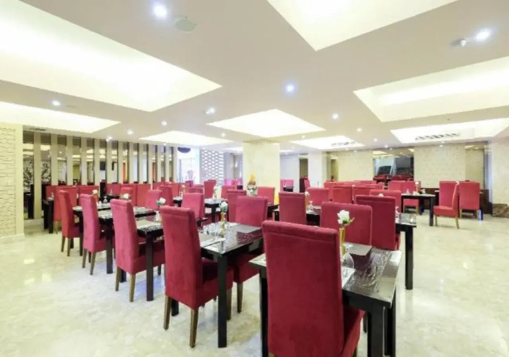 Travellers Hotel Phinisi