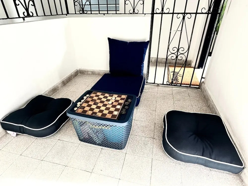 3BR 2BA Balconies Hip Lo za Beach Caf s