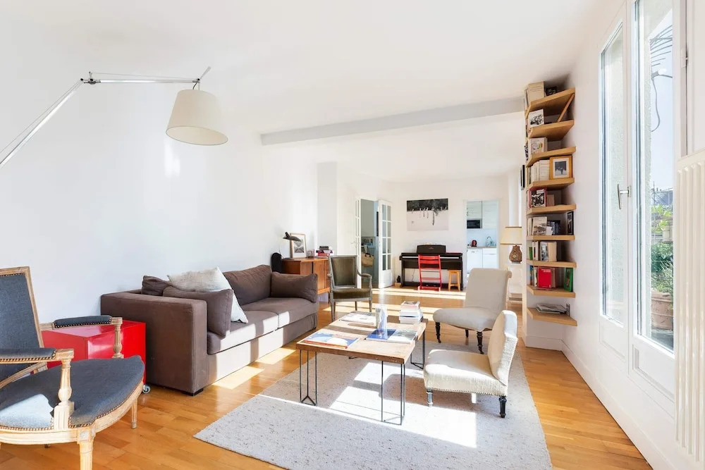 Warm and Homely Duplex Near Montmartre, Fits 5