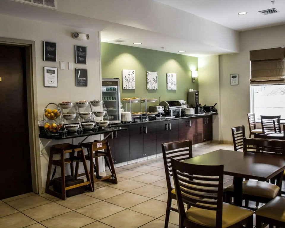 Express Inn & Suites