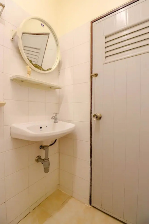 Sweethome Guest House by OYO Rooms