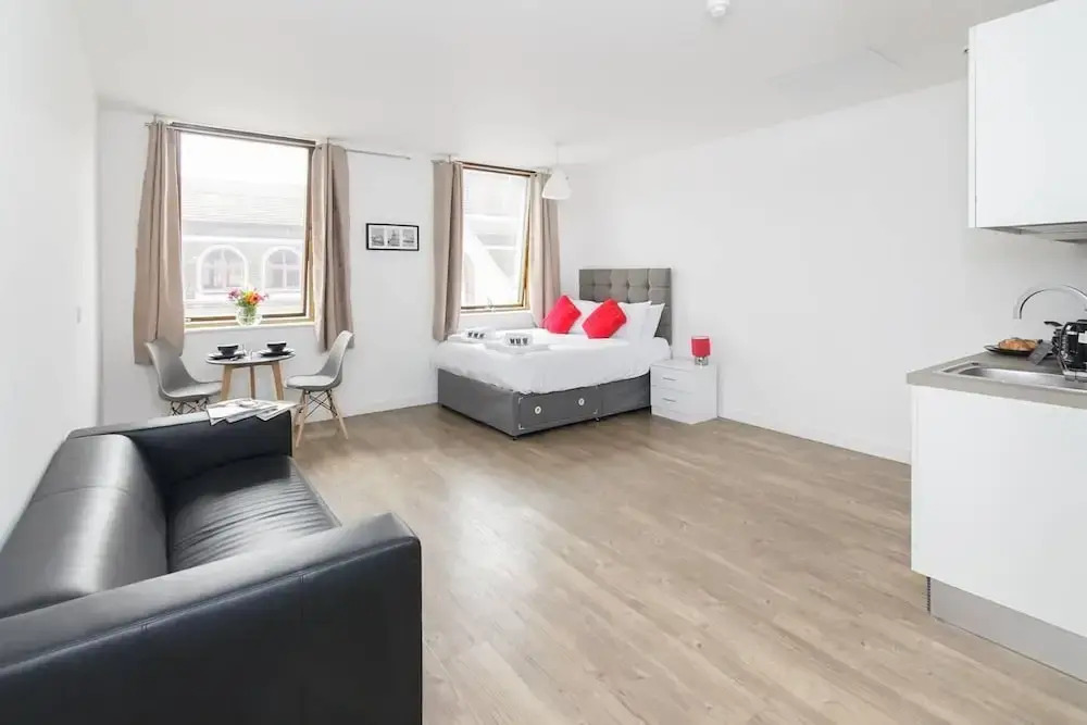 Beautiful Apartment In Vibrant City Centre!