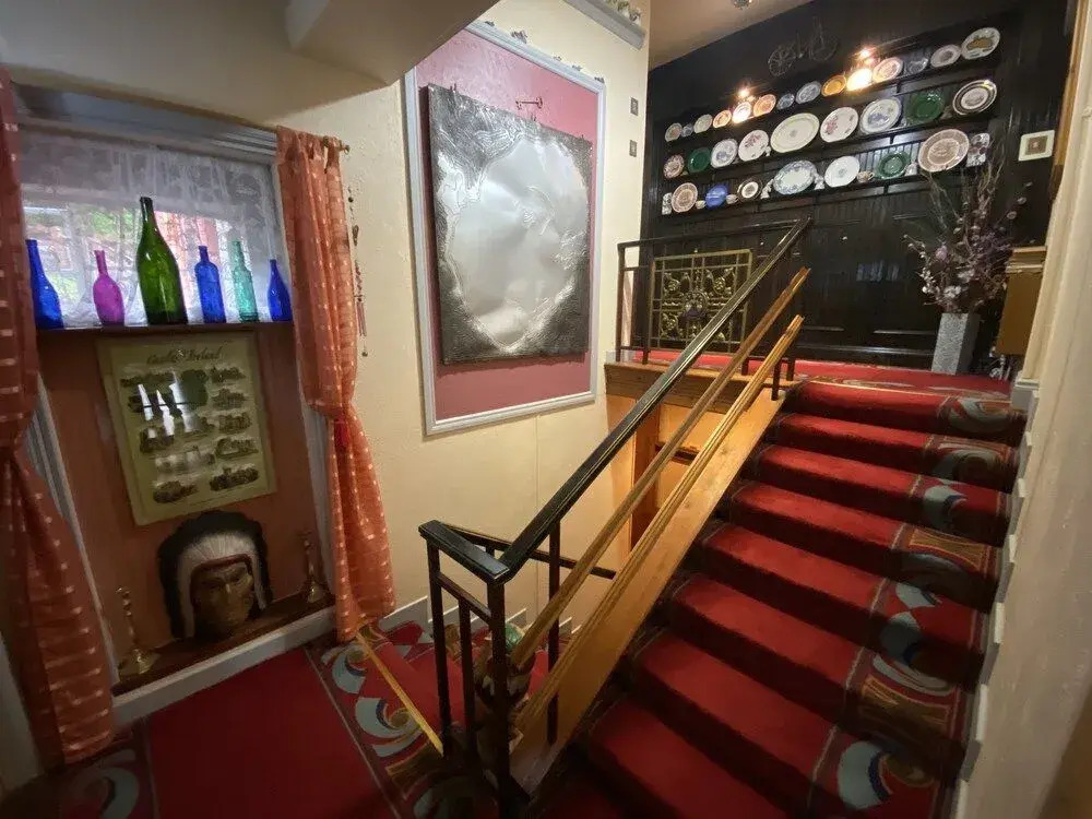 Kylemore Pass Hotel