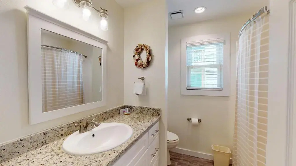 AH-A100 First Floor Condo, Newly Remodeled, Overlooks Shared Pool