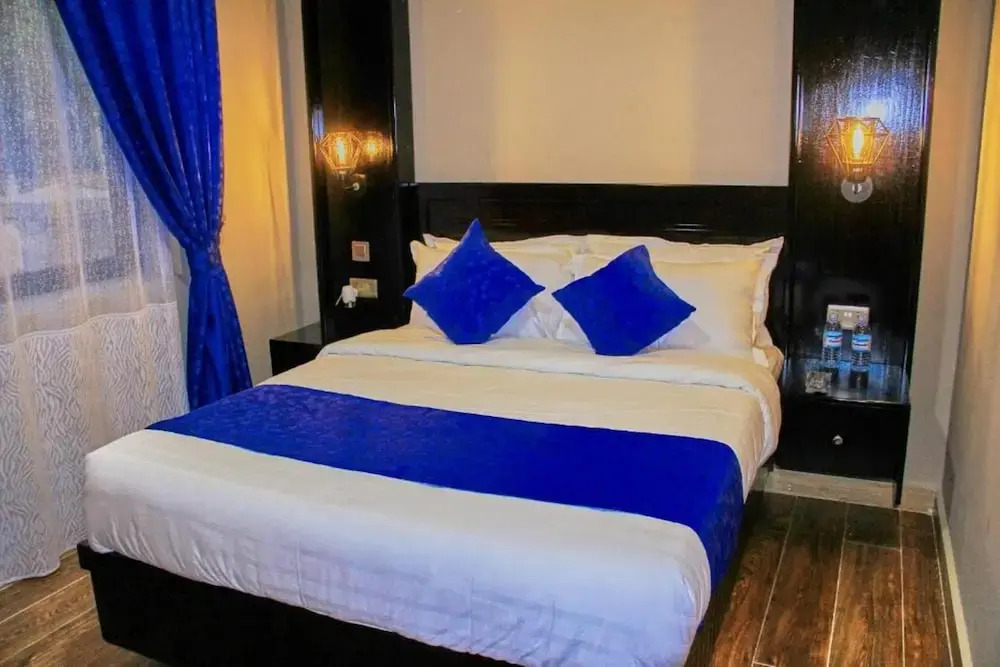Golden Castle Hotel