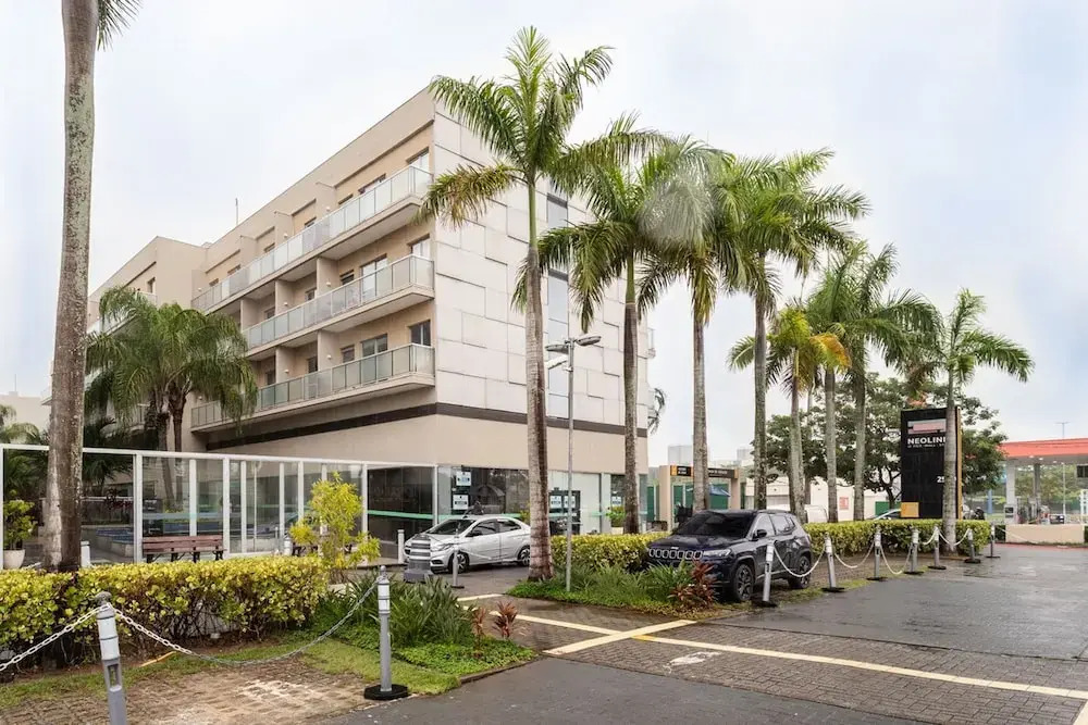 Apto Pet Friendly c 2 su tes e Garagem na Barra