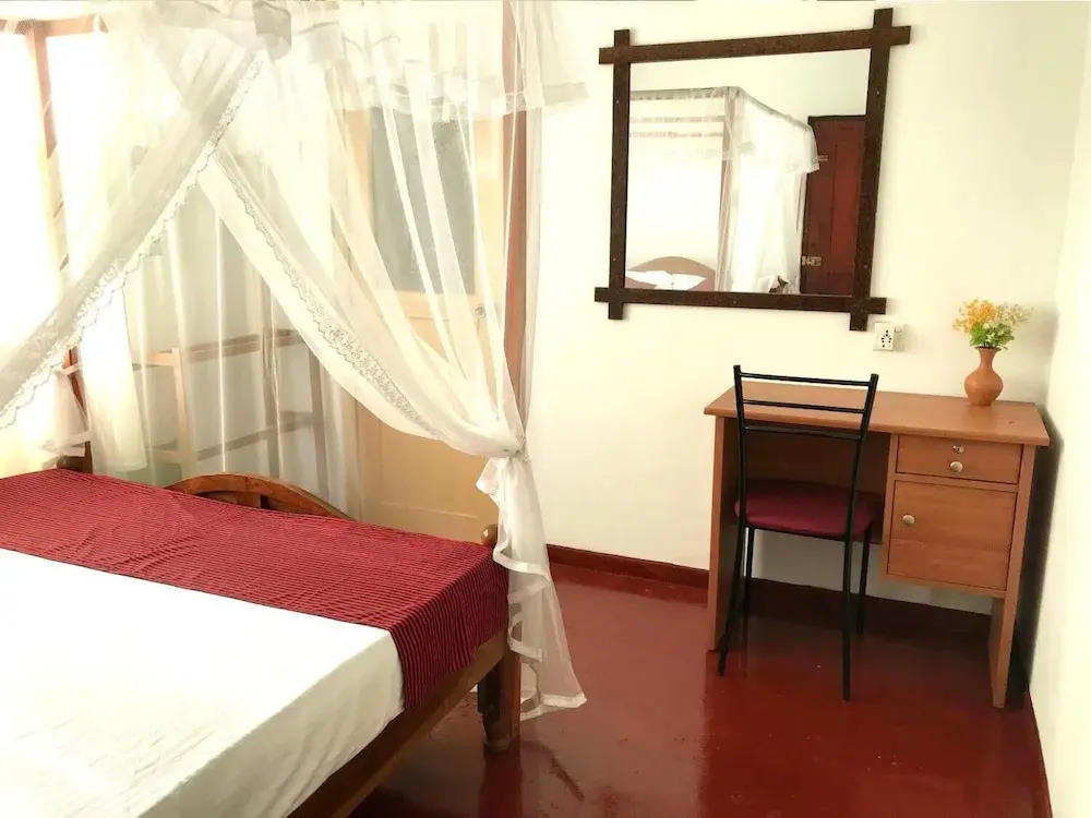 Damith Tourist Villa
