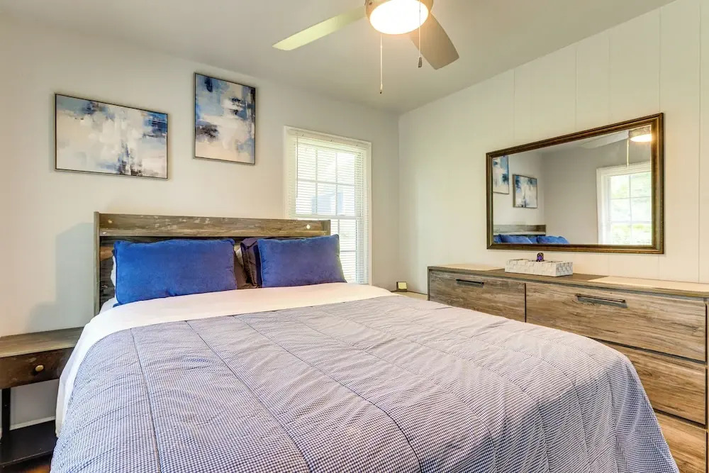 < 6 Mi to Airport & Dtwn Atlanta: East Point Home