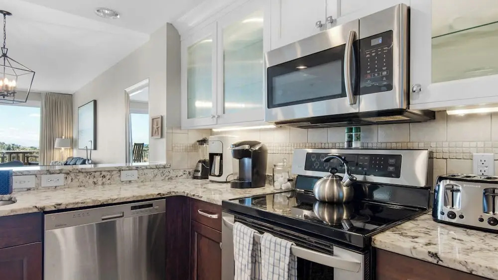 Spacious 2BR Condo w/ Partial Gulf Views, Pool, Across the Street From Beach!