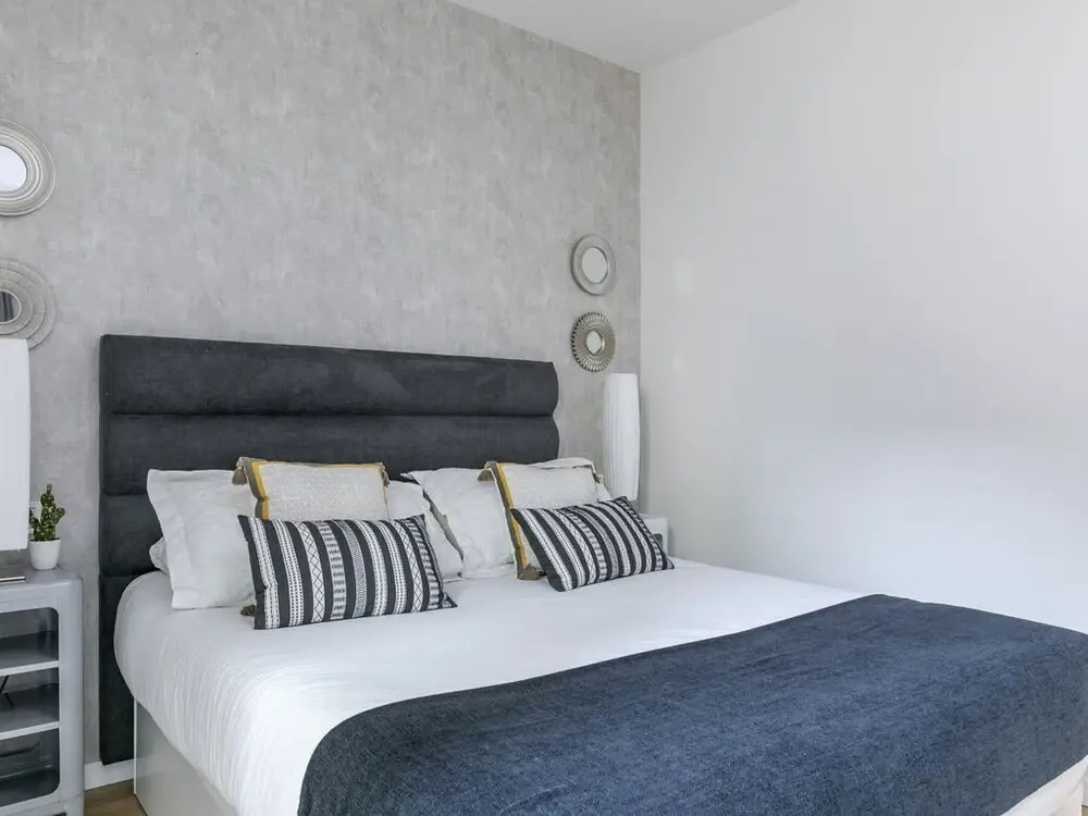 Riverside by Forever Rentals. Deluxe 2 Bedroom Apartment With Views of R?a. Wifi