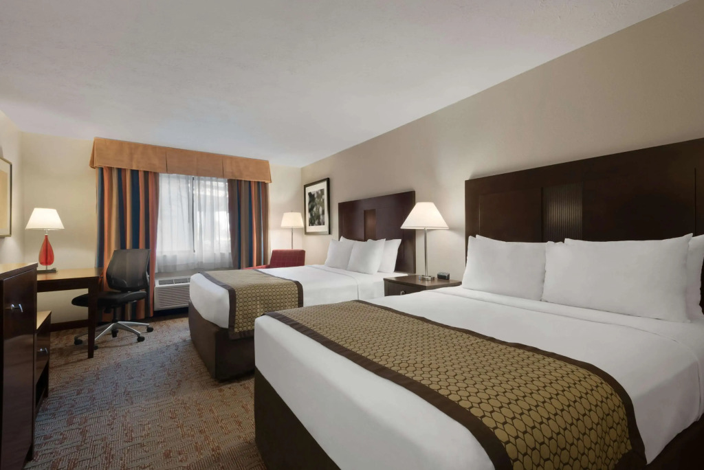 Baymont by Wyndham Belleville Airport Area Free Airport Shuttle