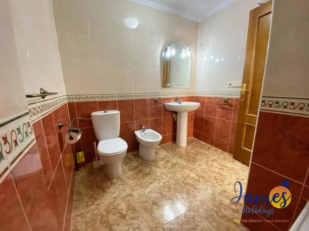 La Ciñuelica, R1 1st Floor Apartment with Comm Pool L106