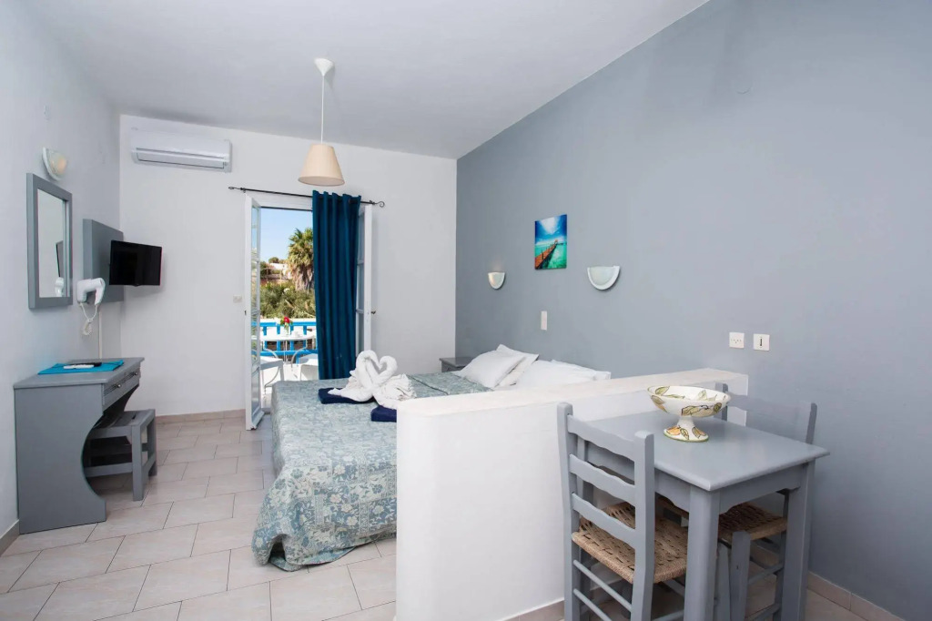 Zoumis Residence