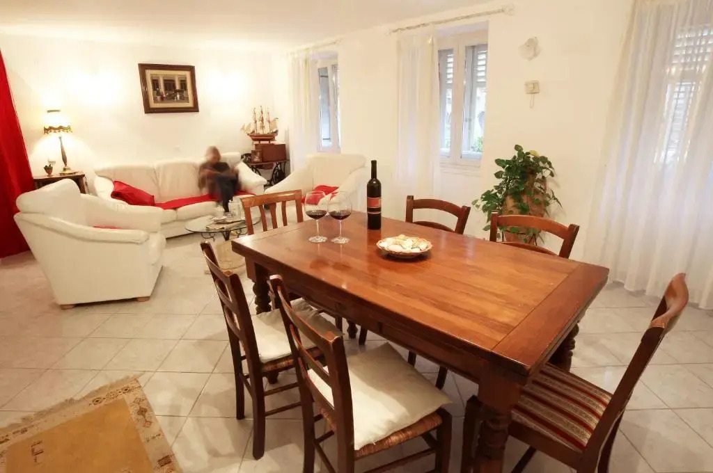 Apartment Antique Forum