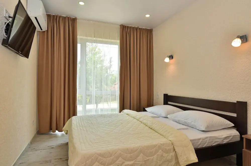 REEF Hotel