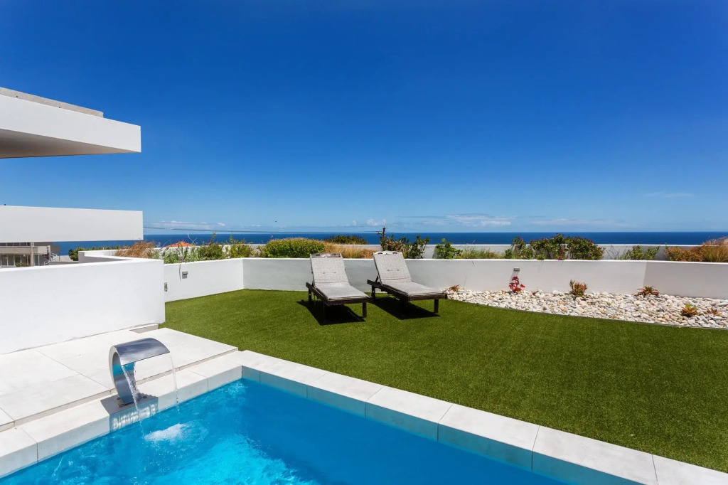 Casa Blanca - Camps Bay