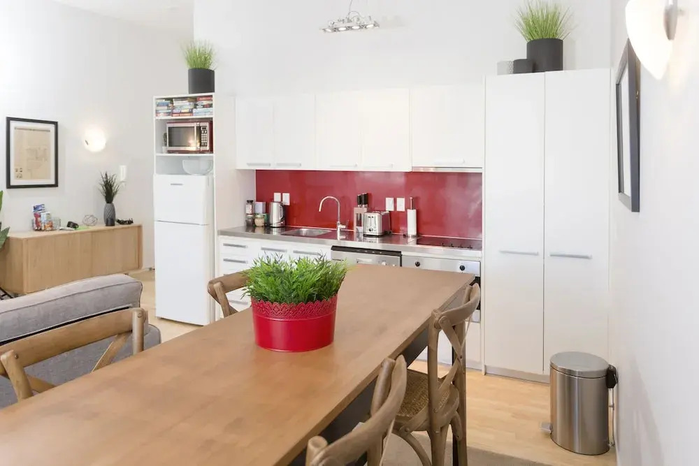 TOWNY - Top Floor Tranquility - 2 Bedrooms