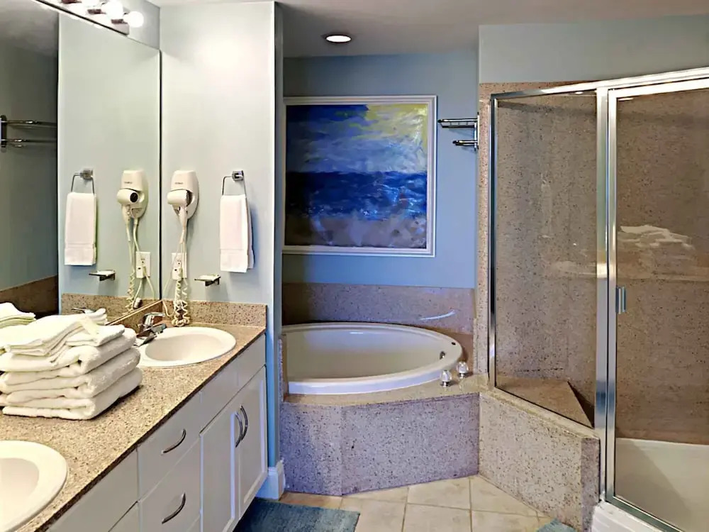 Laketown Wharf #1309 - Hongs Hide-away