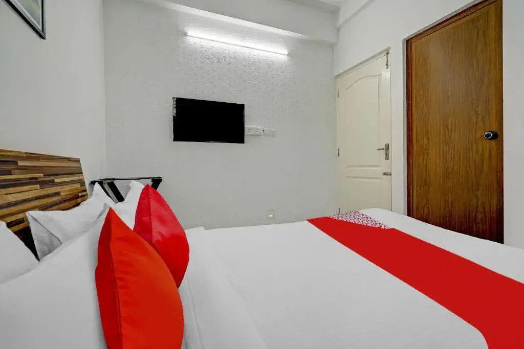 Flagship The Paradise Inn Residency