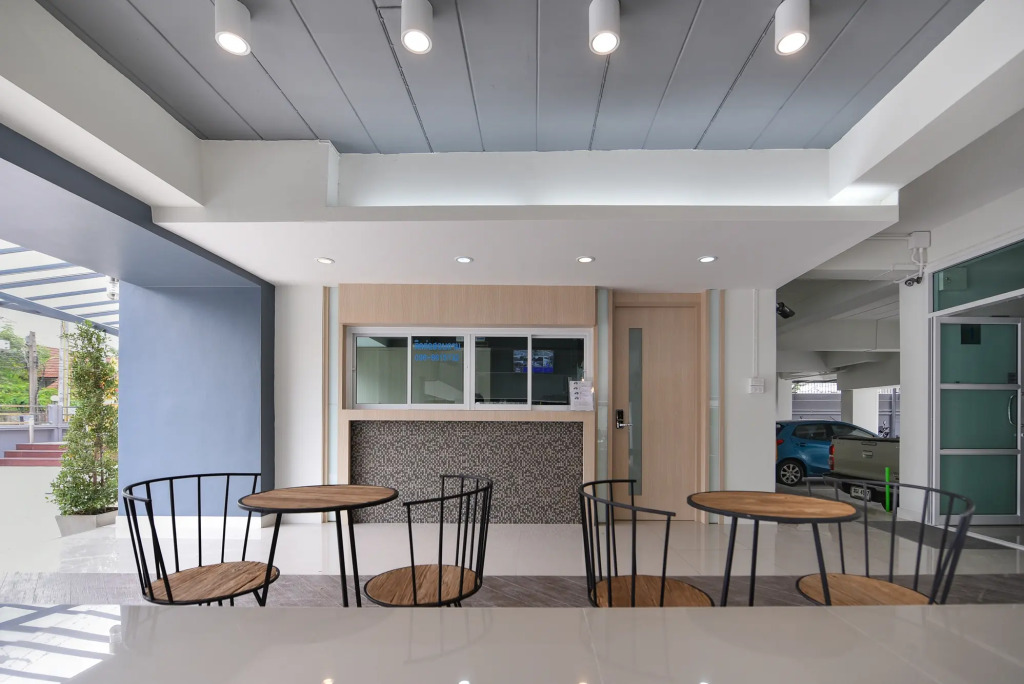 B32 Apartment
