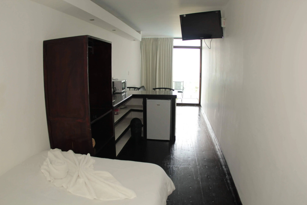 El Faro Containers Beach Hotel