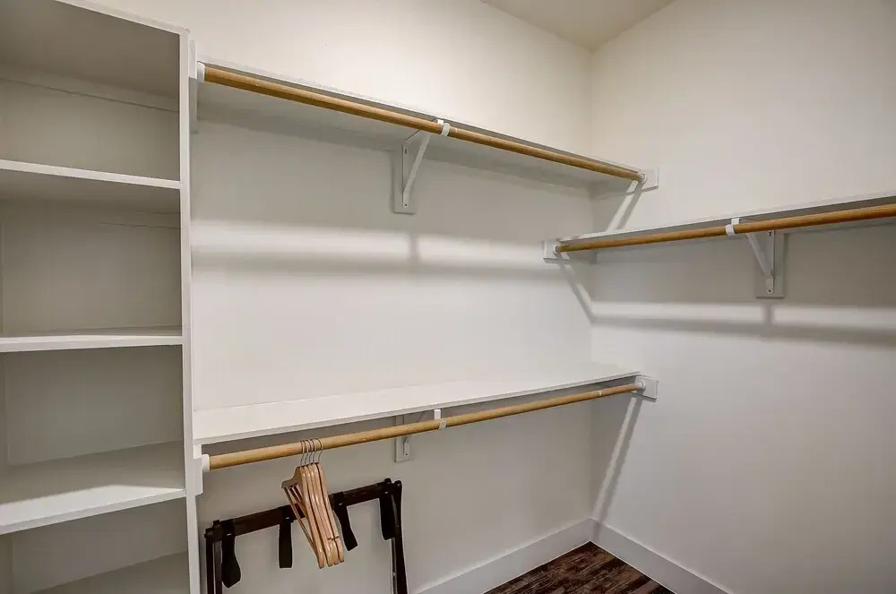 Frontdesk 1 BR Apt Near St. Edwards Park