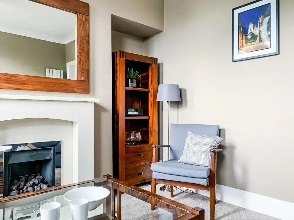 Maple House - Free Parking - Holiday Home - Sleeps 12 With Sister Property