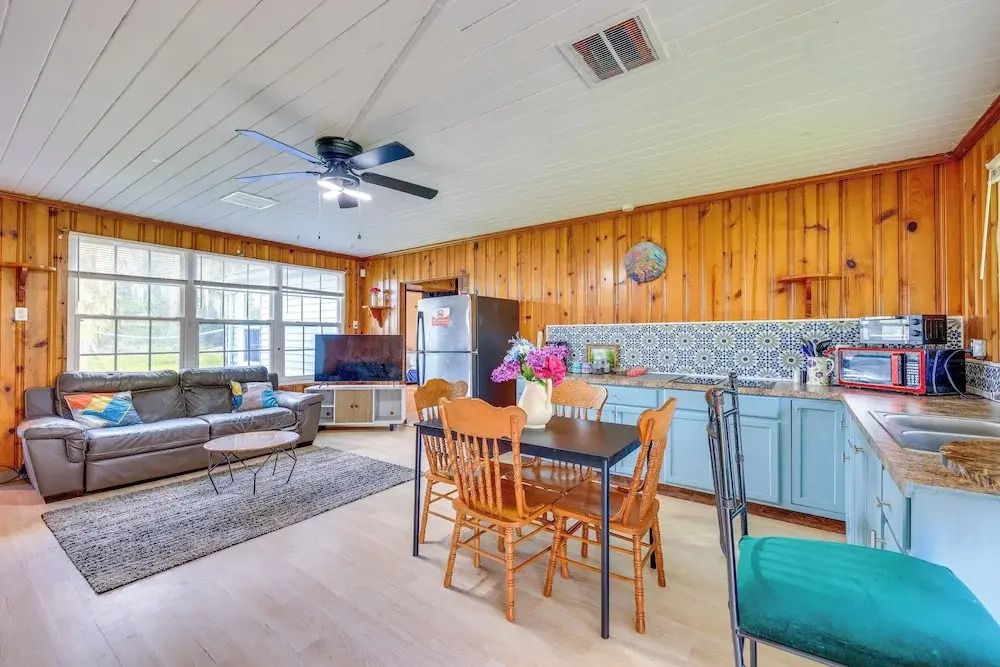 5 Mi to Dtwn! Peaceful Retreat in Jacksonville