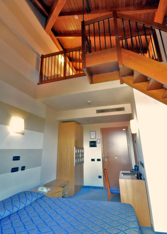 Planet Hotel