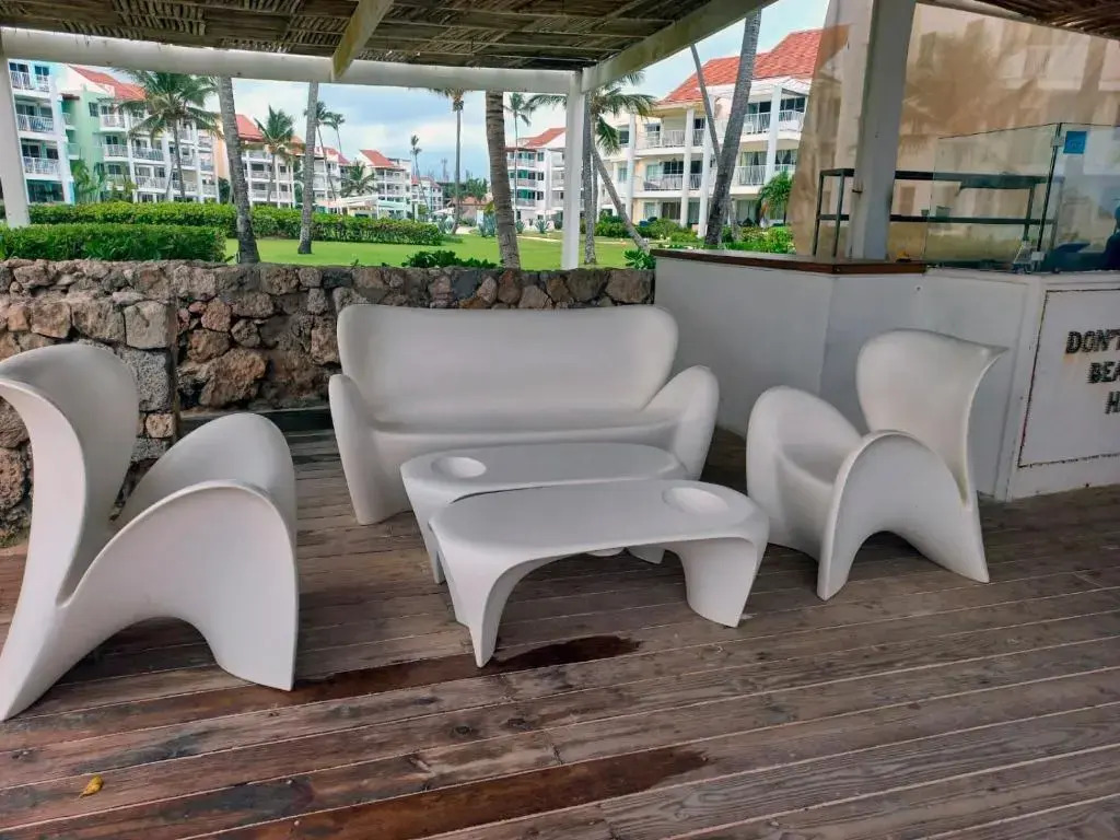 1 Br seaside Penthouse close to amenities