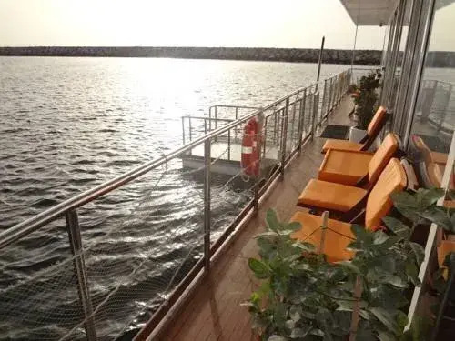 Jawhara Floating House
