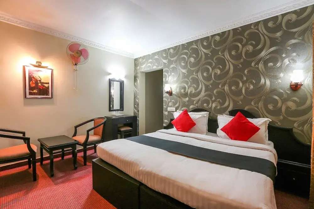Capital O 47550 Grand Swagath