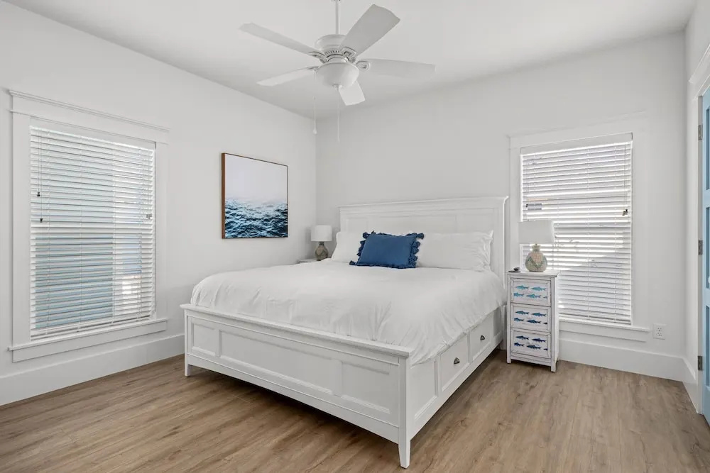 Spectacular 3br 4ba w/ Private Pool, 2 Min Walk to Beach - Sleeps 15!