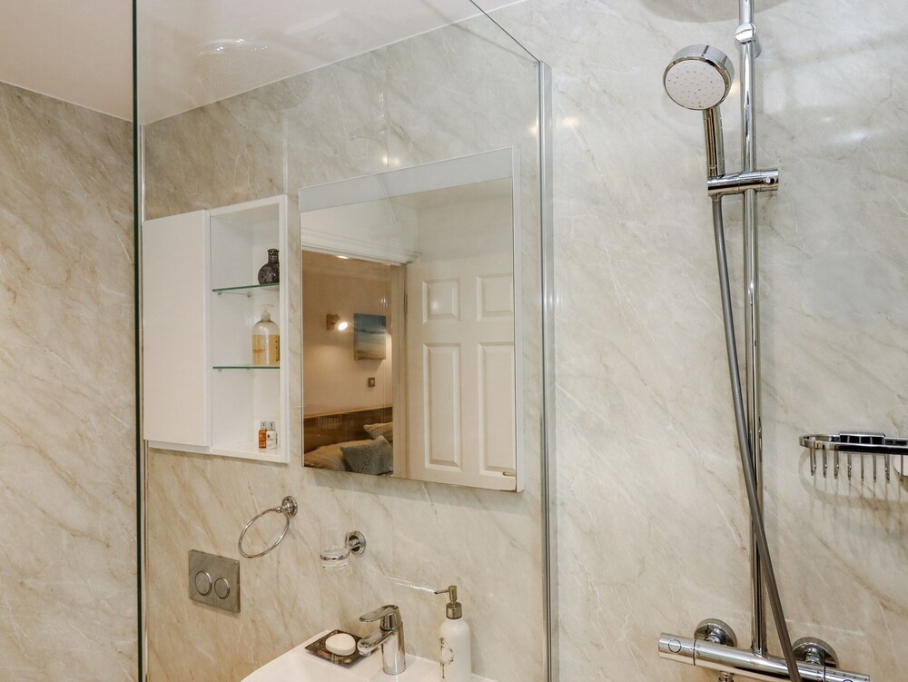 8 Thurlestone Rock