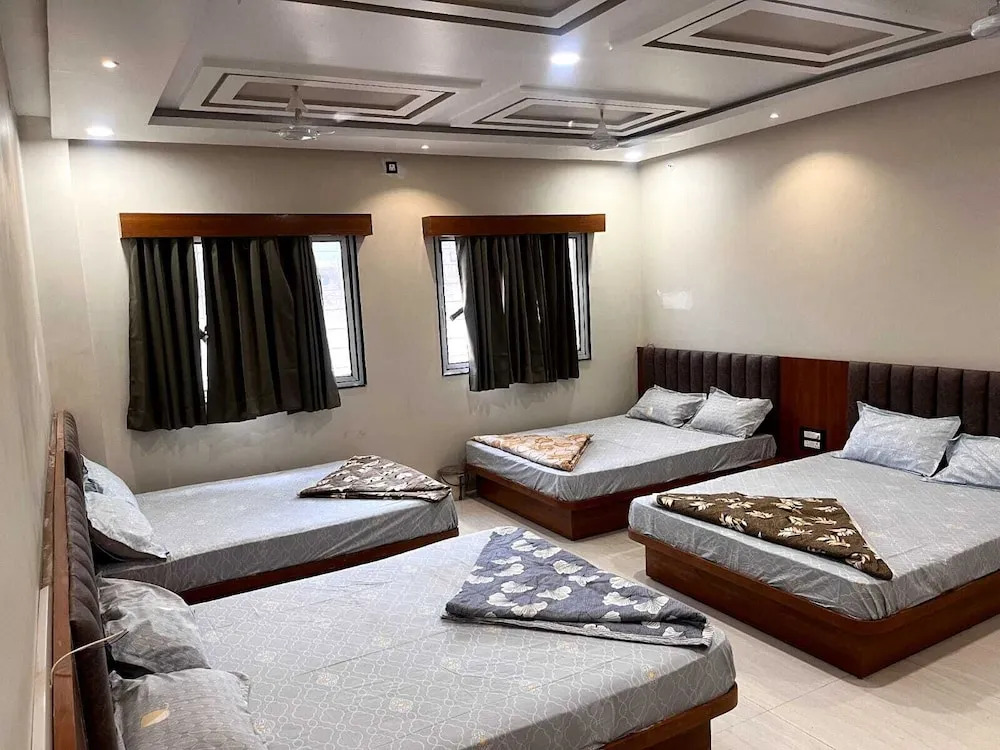 Purnima Hotel