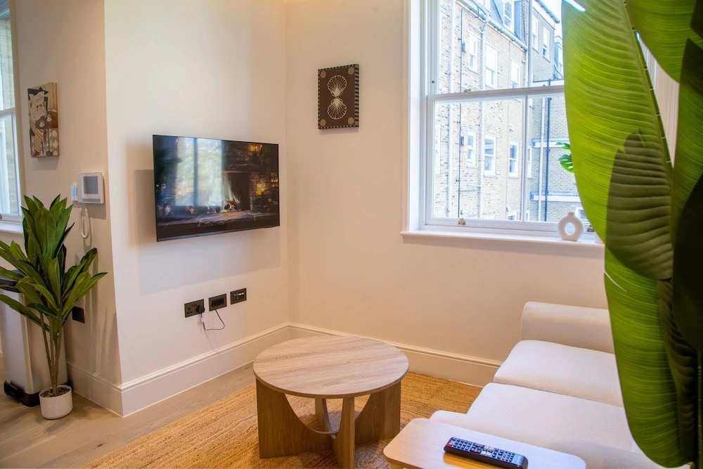 The Pembridge 12