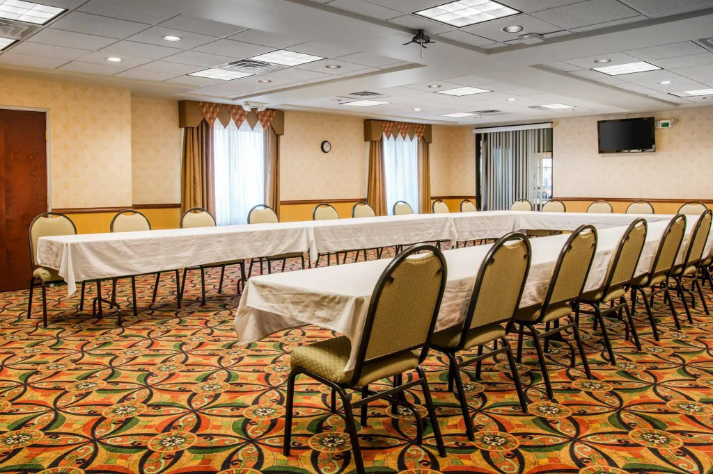 Comfort Suites Findlay I-75 near Sports Complex