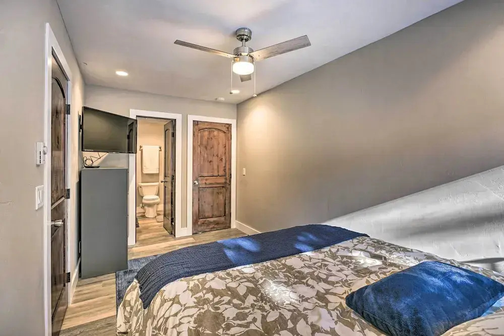 Ski-in/out Snowmass Condo w/ Community Hot Tub!