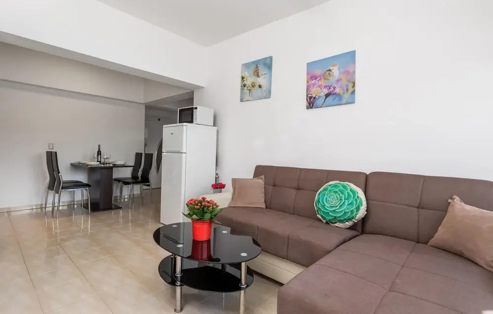 Nice Home in Vrh With Wifi and 1 Bedrooms