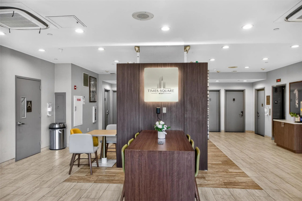 Times Square West Hotel, BW Signature Collection