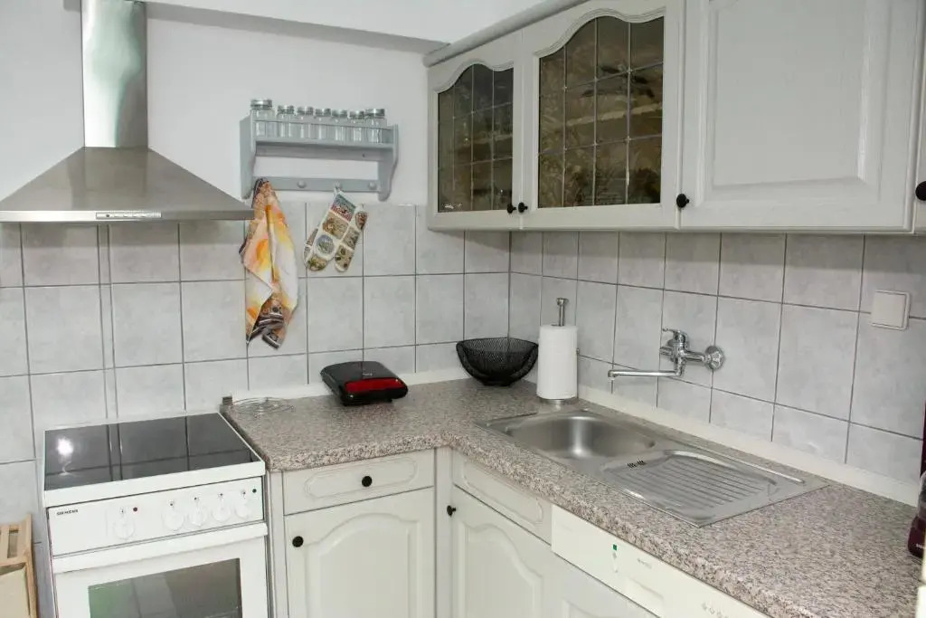 Jacira Guest House