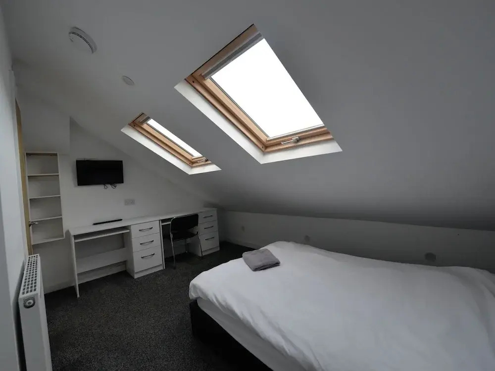 Enticing Holiday Home in Coventry With Garden