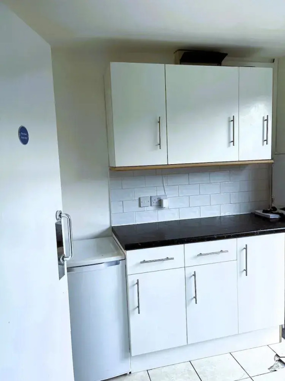 Homestays - Modern House Near Coventry City Centre