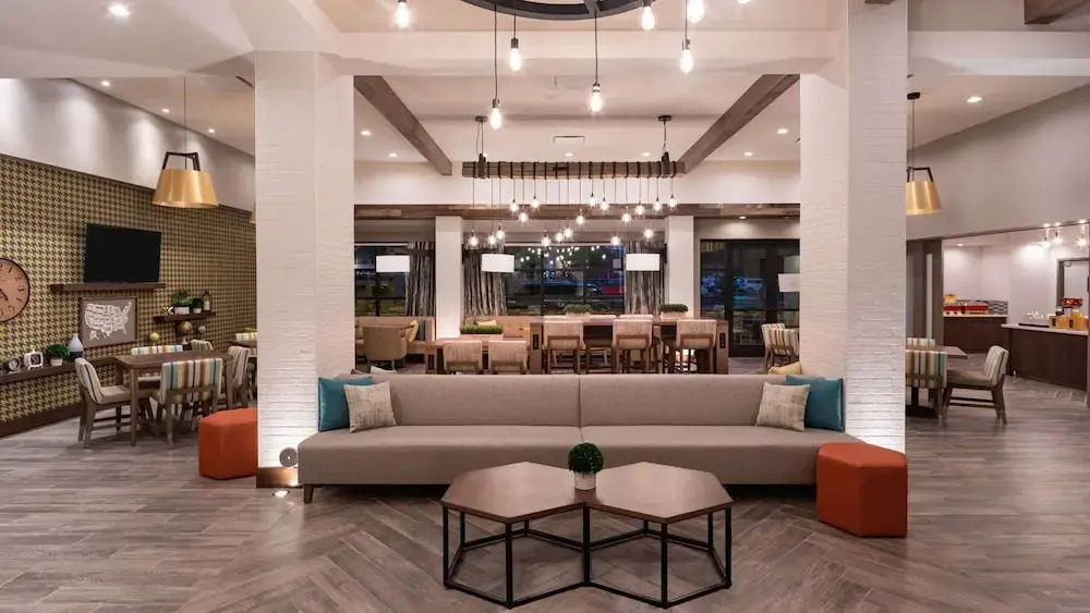 Hampton Inn Riverside Downtown Convention Center
